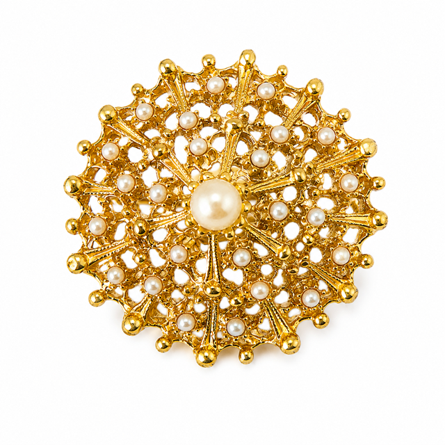Goudkleurige Filigraan Broche met Parels – Vintage Stijl Ø 4 cm