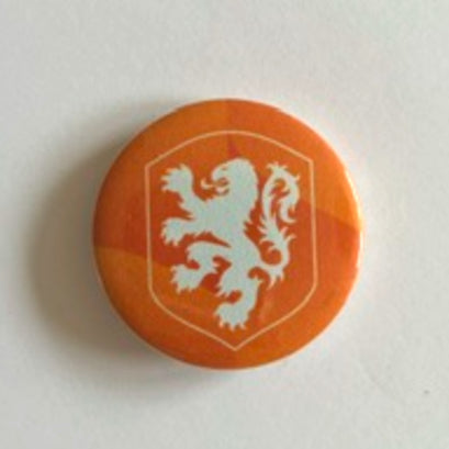 Button Oranje leeuw schild 32 mm