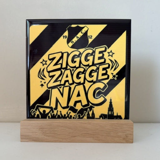 Tegeltje Zigge zagge NAC 10x10 cm Handgemaakte Breda illustratie