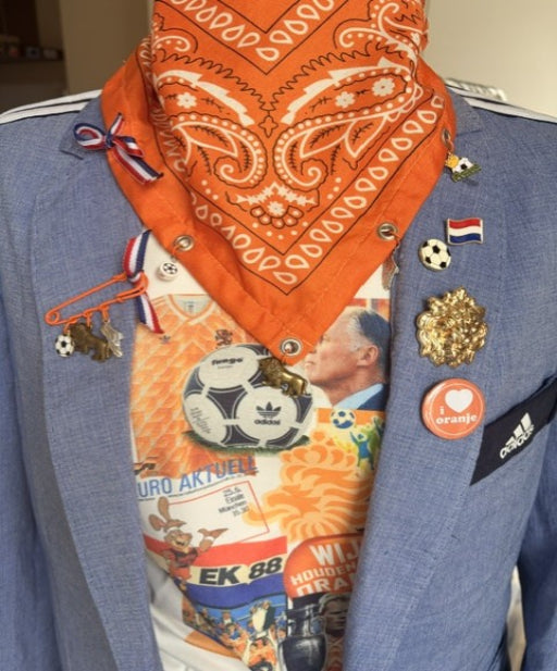 Speld broche Oranje