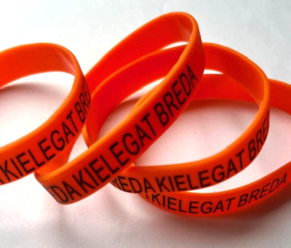 oranje rubberen polsbandje Kielegat