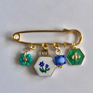speld broche green blue